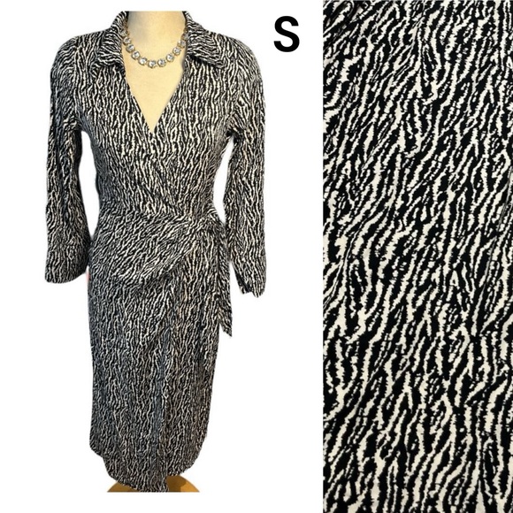H&M Wrap Dress Size Small Nice Pattern Plunge Neckline Long Sleeves - Picture 1 of 14